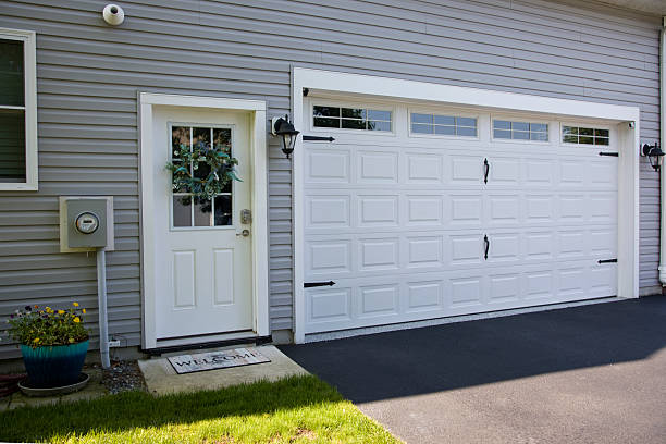 24/7 Emergency Garage Door Panel Replacement experts in Wilson County County, KS